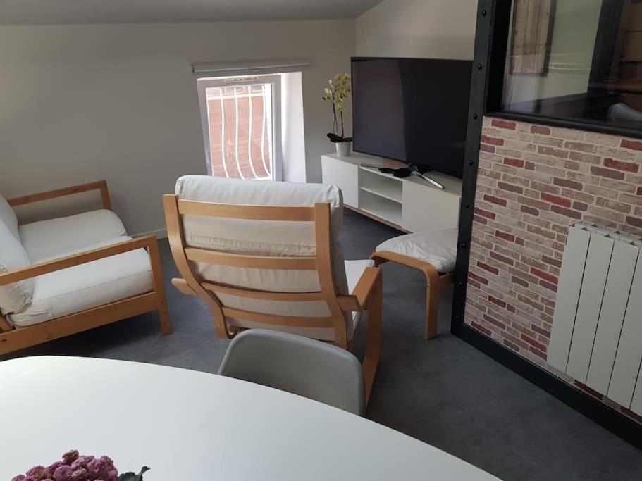Petite Maison Type Loft En Plein Bourg D'Ambazac Екстер'єр фото
