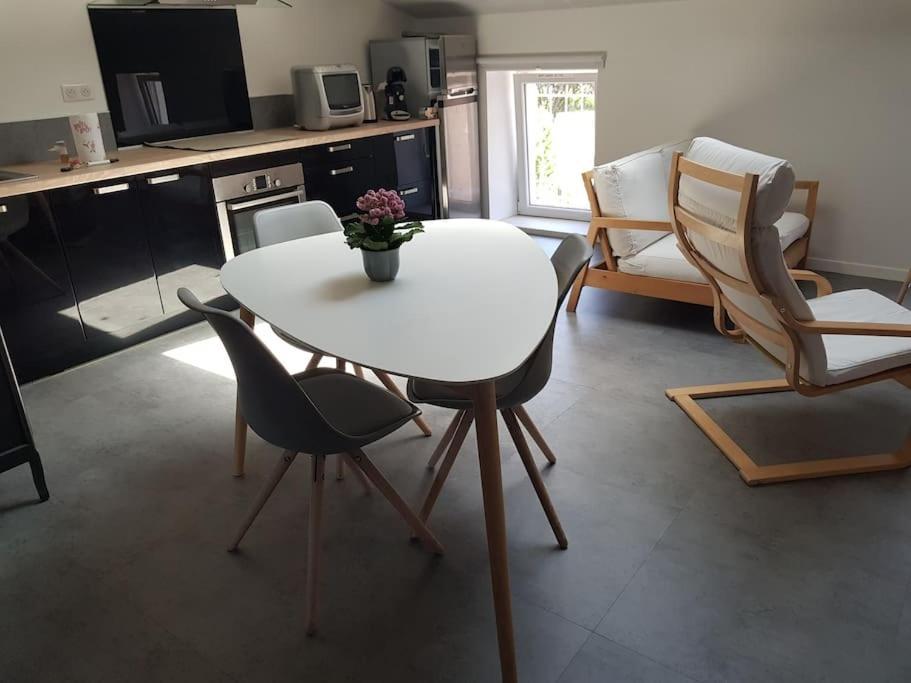 Petite Maison Type Loft En Plein Bourg D'Ambazac Екстер'єр фото